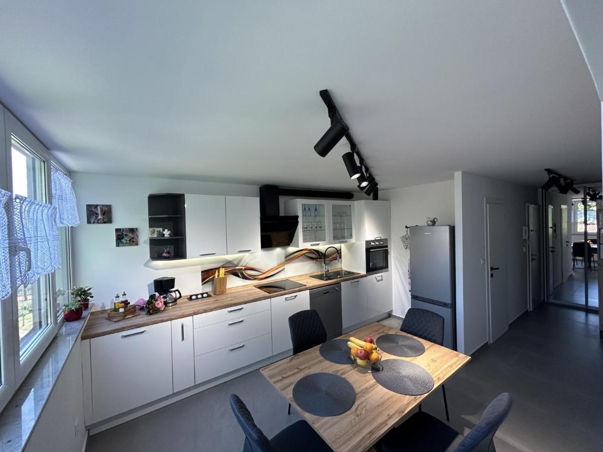 Apartment Toni Lovran Exteriér fotografie
